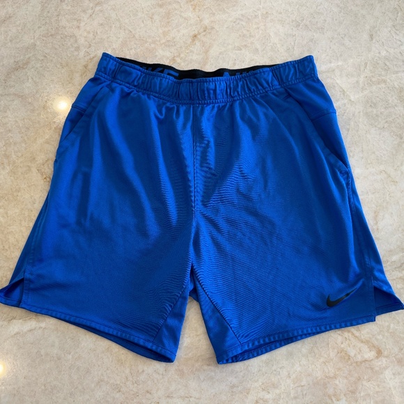 Men's Nike Totality Dri-FIT 7" Unlined Versatile Shorts, Royal Blue, Size M - Picture 1 of 6
